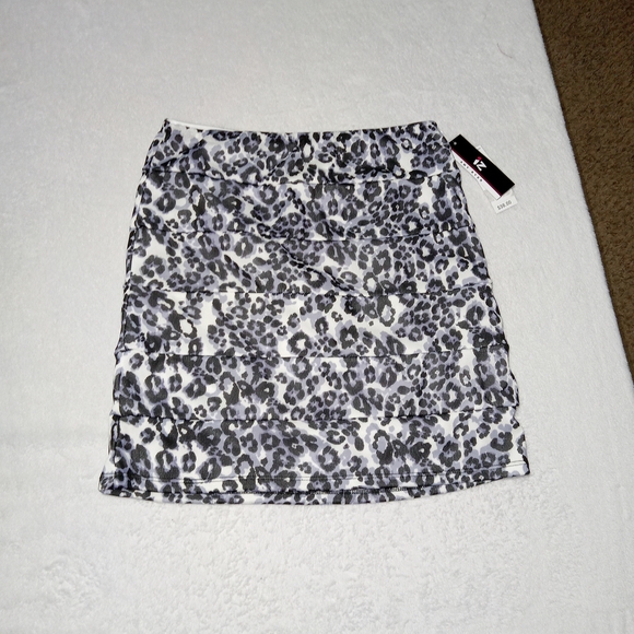 Amy Byer Other - Iz Amy Byer Girls Leopard Print Skirt Size Large NWT
